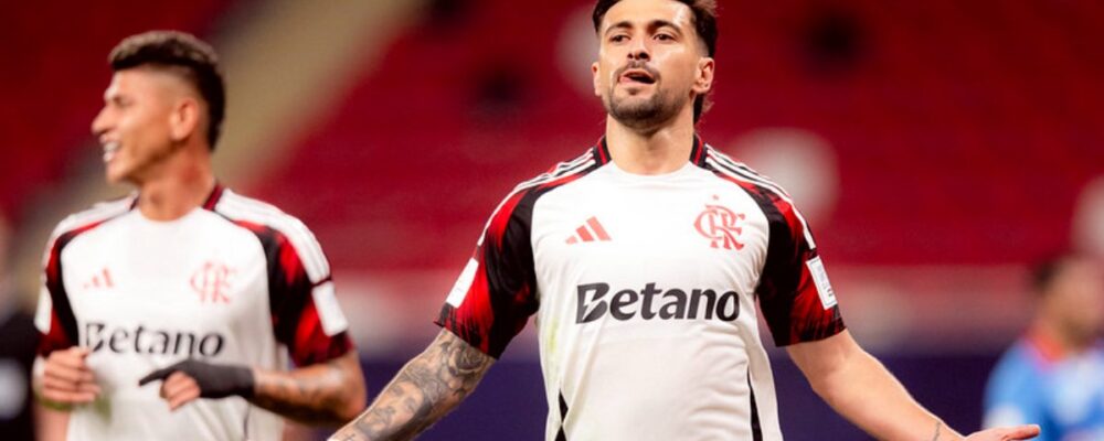 Flamengo vence Cruz Azul e vai à semifinal do Intercontinental