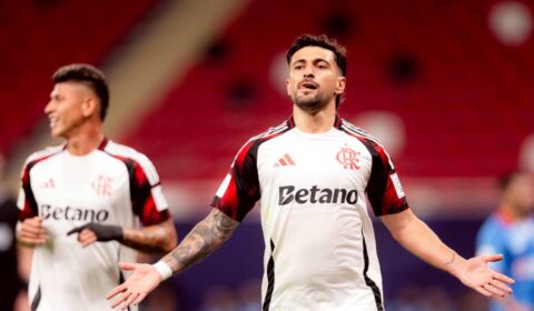 Flamengo vence Cruz Azul e vai à semifinal do Intercontinental