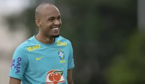 Fluminense faz consulta por possível volta do volante Fabinho
