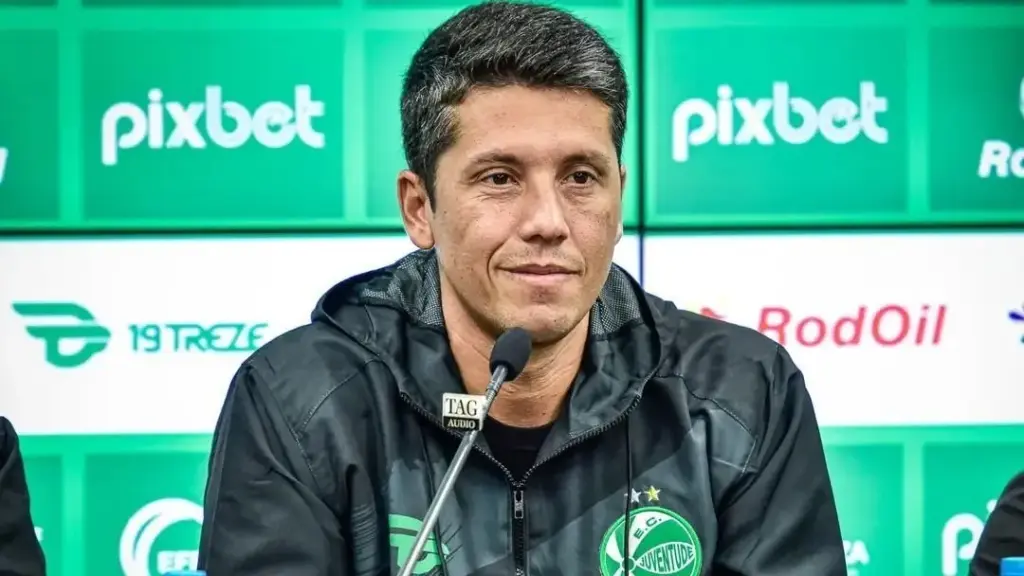 Fortaleza contrata Thiago Carpini para 2026 após saída de Palermo (Foto: Fabriel Tadiotto/Juventude)