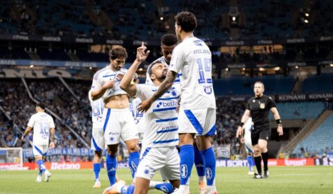 Jogador do Cruzeiro aproveita férias e faz transplante capilar