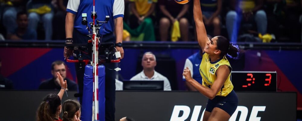 Jogadora da Seleção faz forte desabafo sobre carreira no vôlei: ‘Até que ponto faz sentido?’