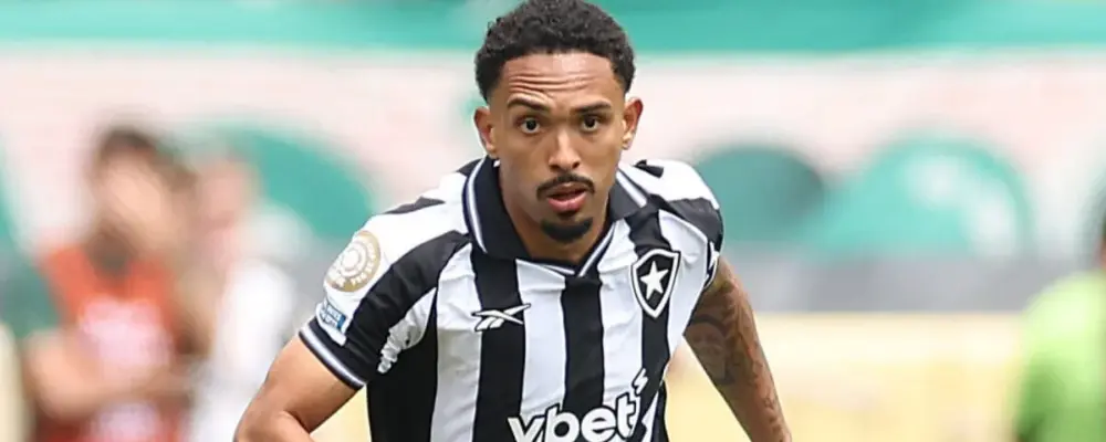 Lateral do Botafogo entra na mira de clubes da Inglaterra