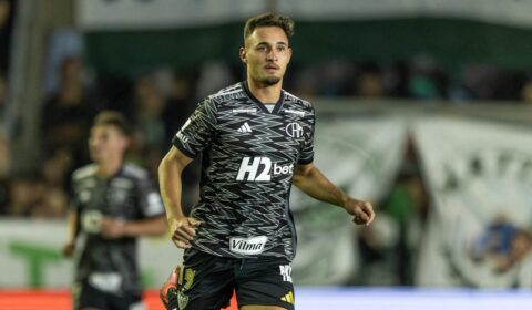 Mais uma saída: Atlético acerta empréstimo de atacante para o futebol árabe