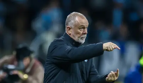 Mano Menezes confirma saída e encerra ciclo no Grêmio