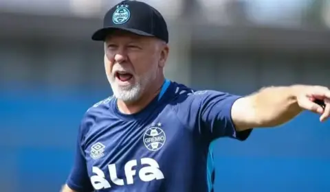 Mano Menezes projeta definir futuro no Grêmio nos próximos dias