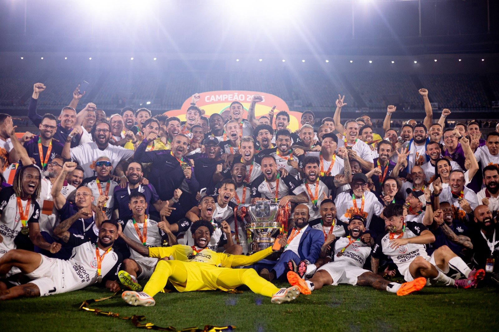 Jogadores do Corinthians celebram título da Copa do Brasil - (foto: Rodrigo Coca/Agência Corinthians)