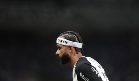 Memphis elogia Cruzeiro e comemora vantagem do Corinthians: ‘Difícil’