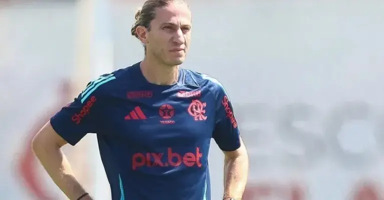 Mercado da bola no Flamengo: veja os reforços, renovações e quem deixa o clube em 2026