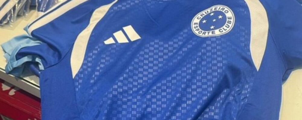 Novo modelo de camisa de treino do Cruzeiro vaza nas redes sociais