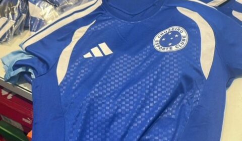 Novo modelo de camisa de treino do Cruzeiro vaza nas redes sociais