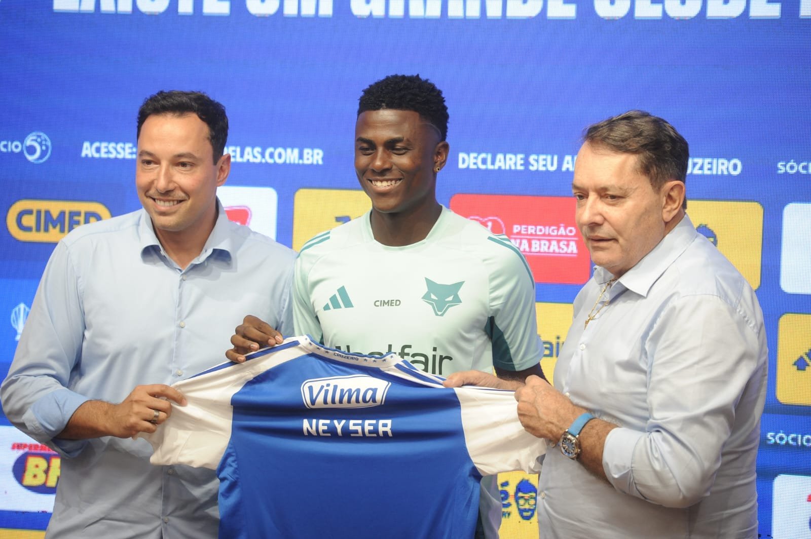 Néiser Villarreal, atacante do Cruzeiro (foto: Alexandre Guzanshe/EM/DA Press)