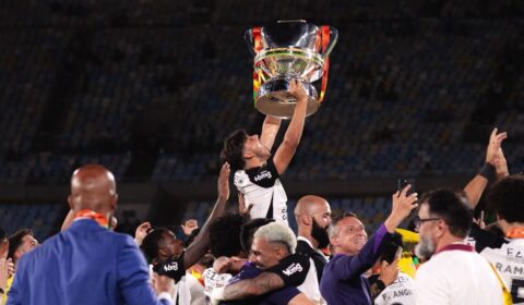 Corinthians anuncia saída de atleta que fez 377 partidas e conquistou 6 títulos