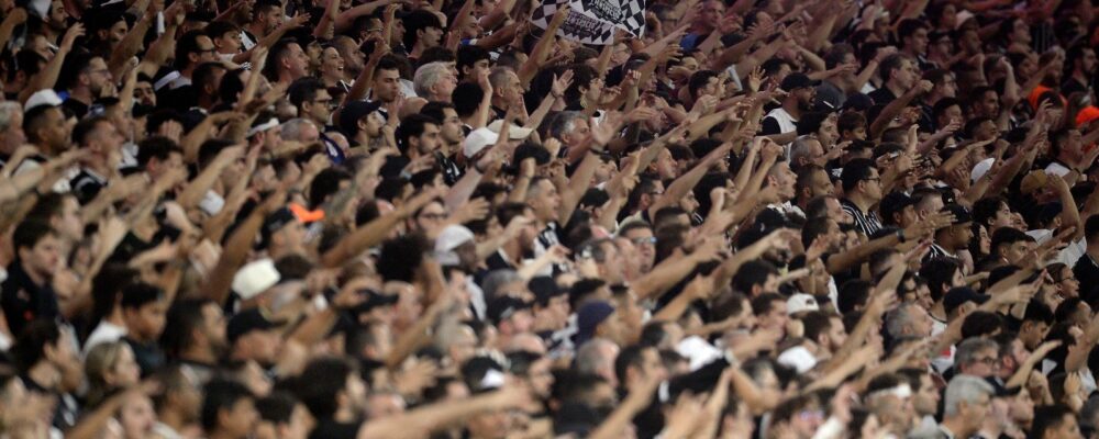 Punição a organizada já vale em Corinthians x Cruzeiro; Stabile reage