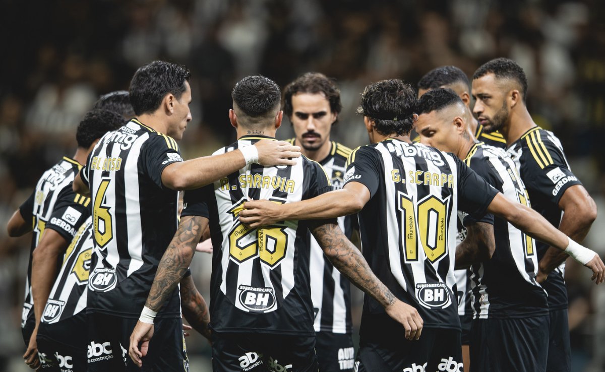 Time do Atlético reunido na Arena MRV antes de jogo contra o Palmeiras, pelo Campeonato Brasileiro (foto: Pedro Souza/Atlético)