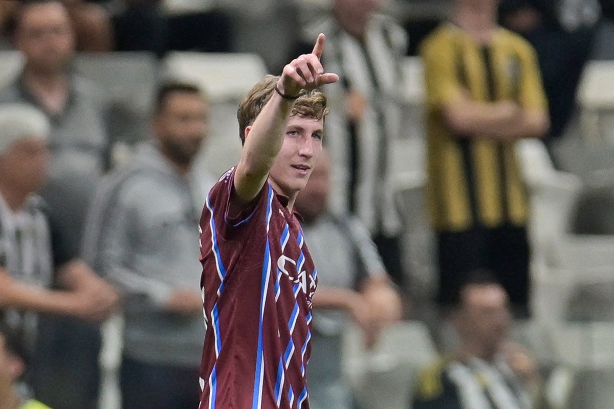 Santino Andino comemora gol pelo Godoy Cruz diante do Atlético (foto: DOUGLAS MAGNO / AFP)