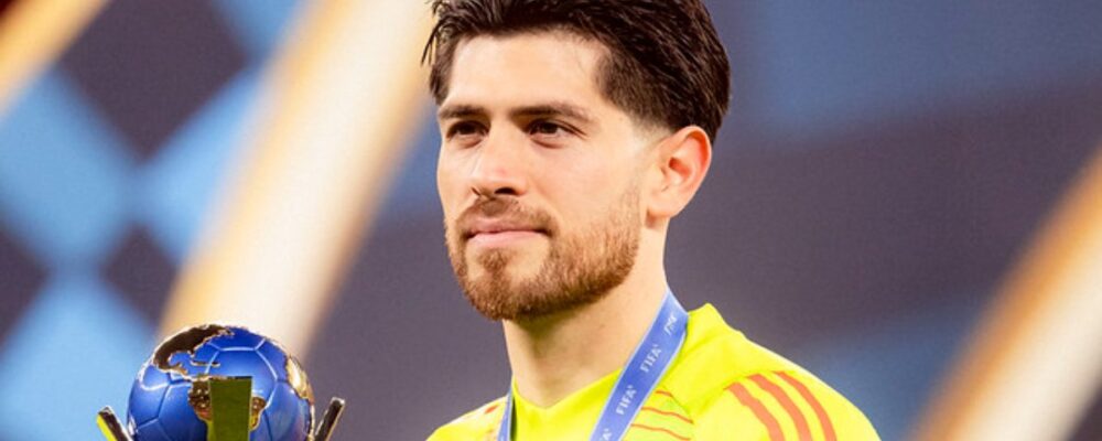 Rossi critica gramado e projeta semi do Flamengo no Intercontinental