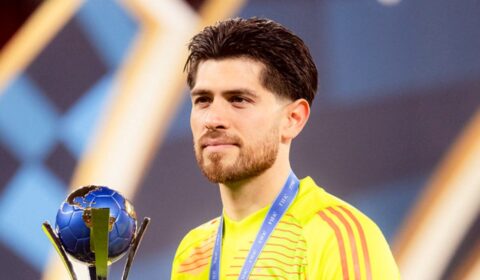 Rossi critica gramado e projeta semi do Flamengo no Intercontinental