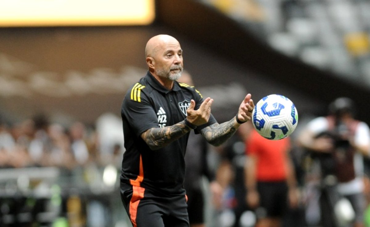 Sampaoli em ação pelo Atlético durante duelo contra o Vasco na Arena MRV (foto: Alexandre Guzanshe/EM/D.A Press)