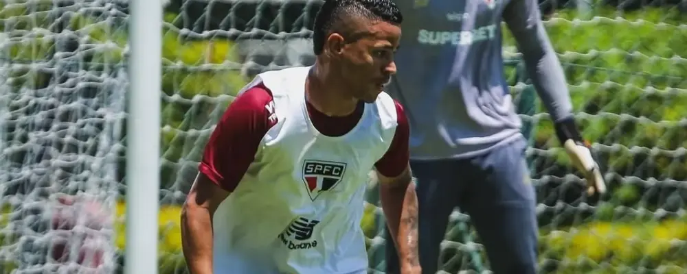 São Paulo acelera redução do elenco com venda de Erick ao Vitória