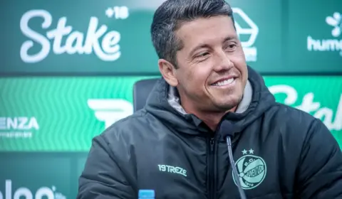 Sondado por outros clubes, Thiago Carpini comunica saída do Juventude ao final do BR