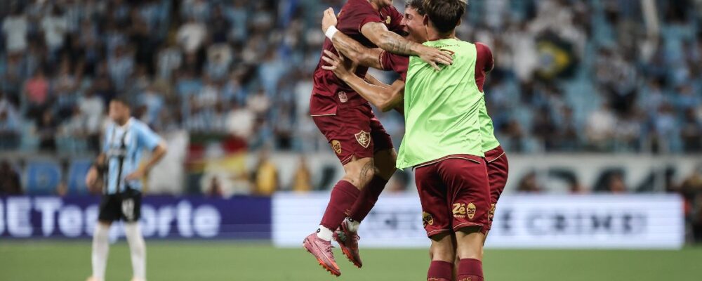 Soteldo brilha, Fluminense bate Grêmio no Brasileiro e chega ao 6º jogo seguido invicto