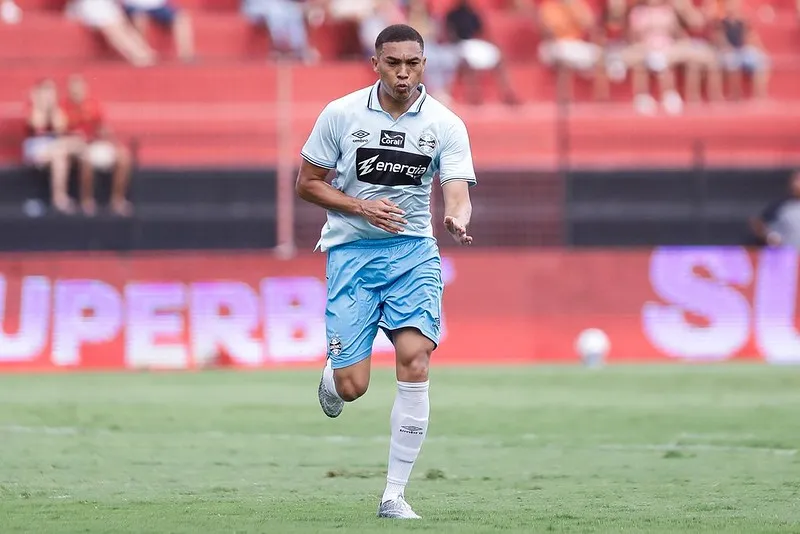 Gremio bate Sport no Brasileirao 3