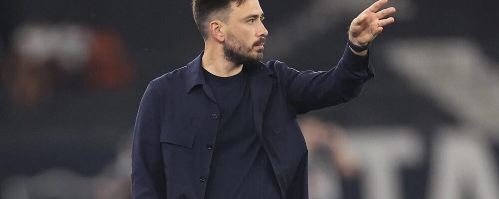 Técnico deixa clube mesmo após 10 jogos de invencibilidade no Brasileiro