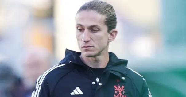 Técnico do Flamengo critica sintético e questiona cultura no Brasil