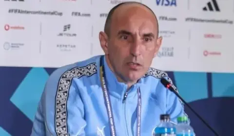 Técnico do Pyramids muda estilo e projeta jogo difícil com o Flamengo