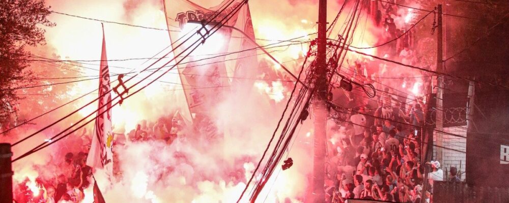 Torcida do Santos esgota ingressos para duelo com Cruzeiro pela última rodada da Série A