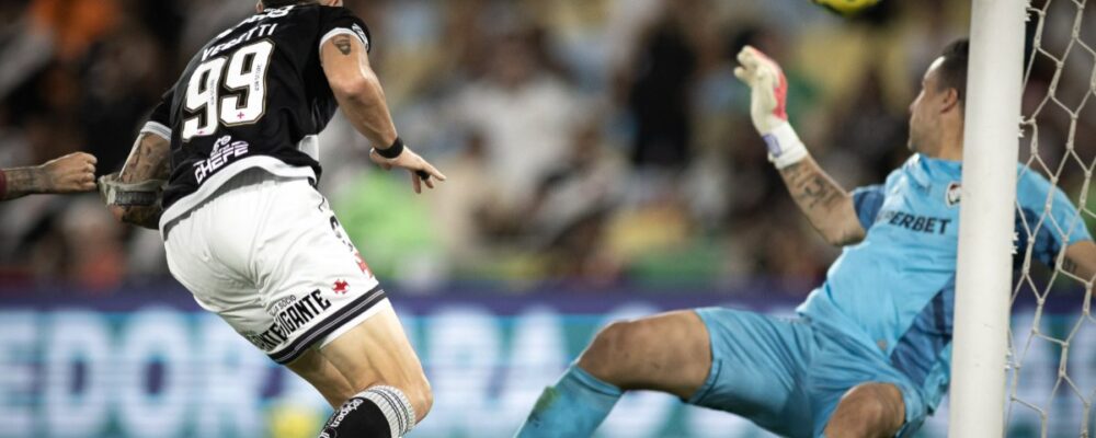 Vegetti faz alerta aos jogadores do Vasco após virada sobre o Fluminense