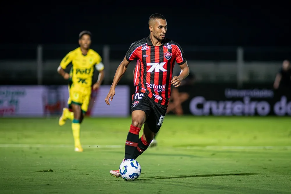 Vitória não contará com Lucas Braga na temporada 2026 (Foto: Victor Ferreira / ECV)