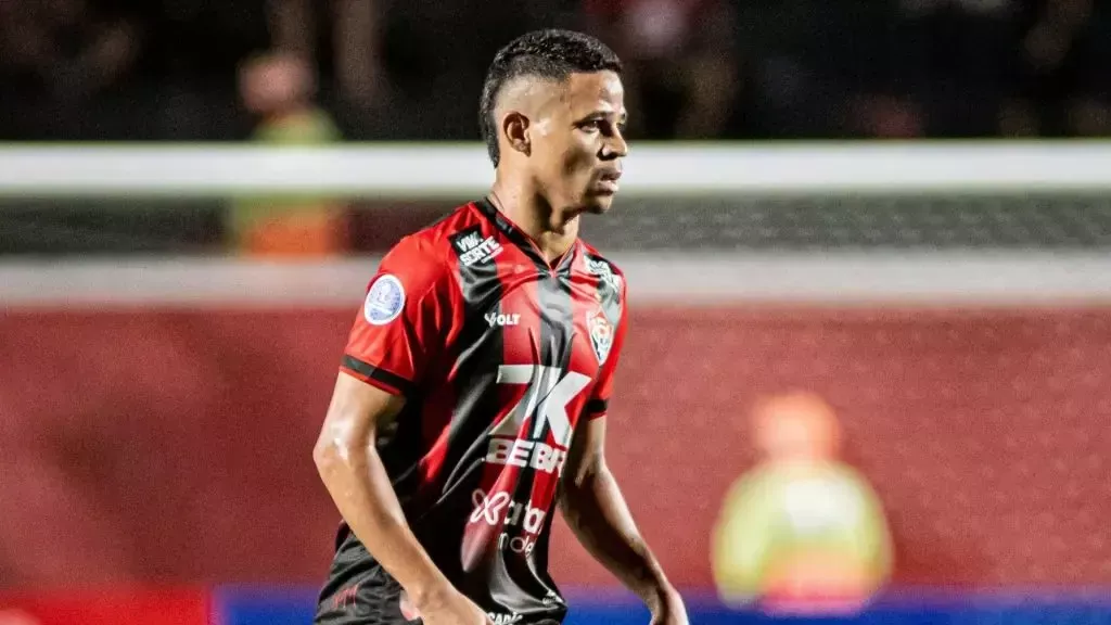 Vitória negocia R$ 1 milhão com São Paulo para ter Erick (Foto: Victor Ferreira/ECV)