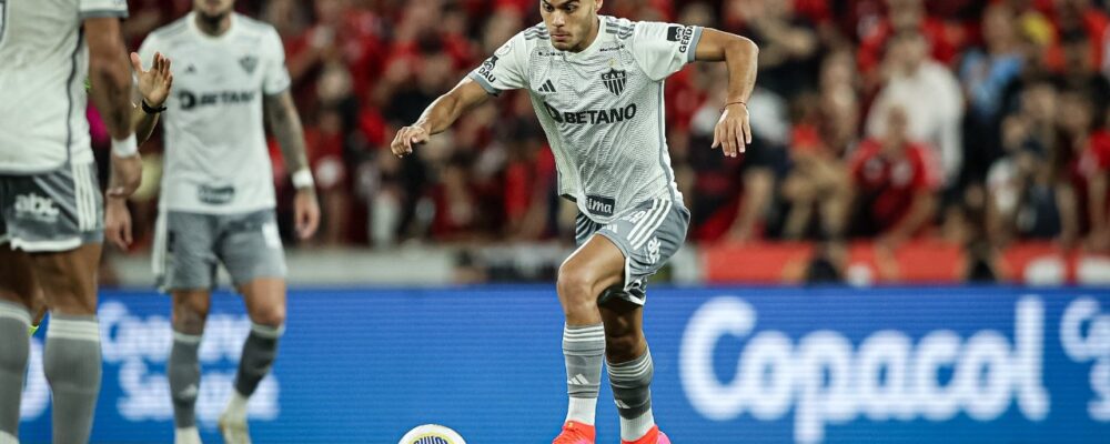 Volante do Atlético faz exames e fica próximo de ser anunciado por clube argentino