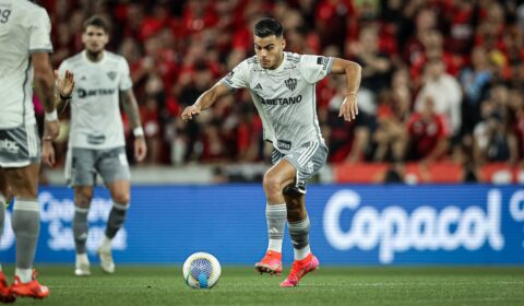 Volante do Atlético faz exames e fica próximo de ser anunciado por clube argentino