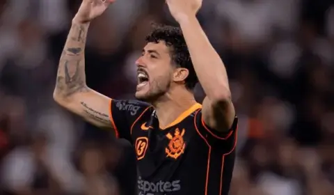 Zagueiro Gustavo Henrique é decisivo em pênalti e vai à segunda final com o Corinthians