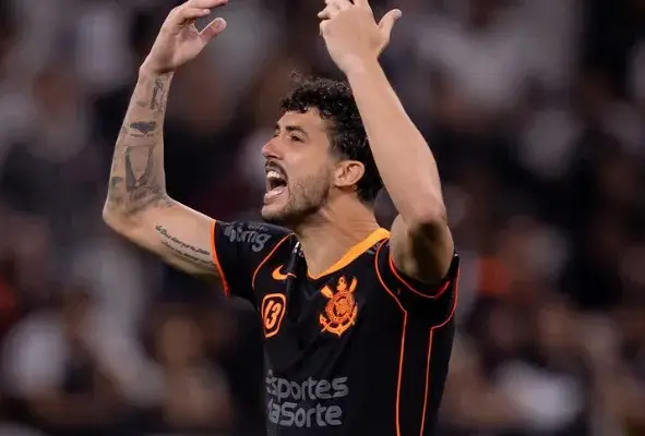 Zagueiro Gustavo Henrique é decisivo em pênalti e vai à segunda final com o Corinthians