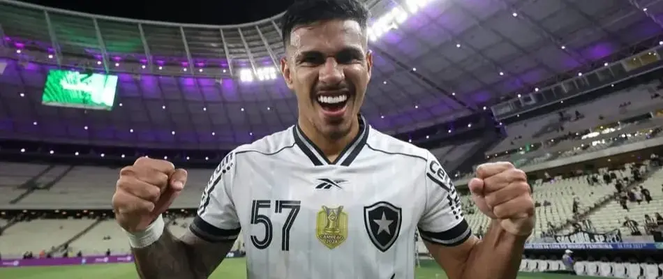 Zagueiro do Botafogo entra na mira de tradicional clube italiano