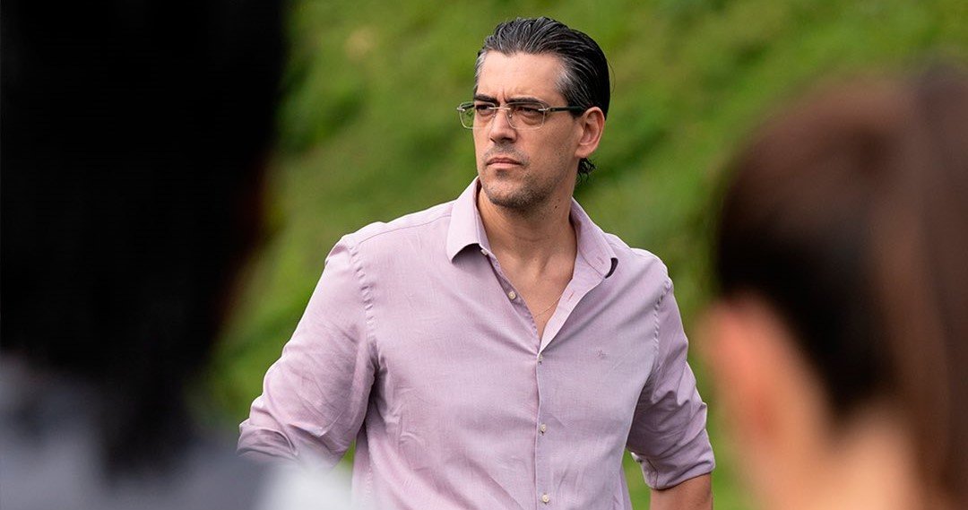 Paulo Bracks conversa com elenco do futebol feminino do Atlético - (foto: Daniela Veiga/Atlético)