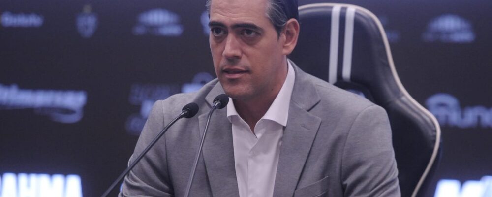 AO VIVO: assista à entrevista coletiva de Paulo Bracks, CSO do Atlético
