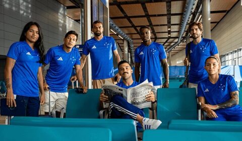 Adidas apresenta nova camisa do Cruzeiro; veja preço e fotos