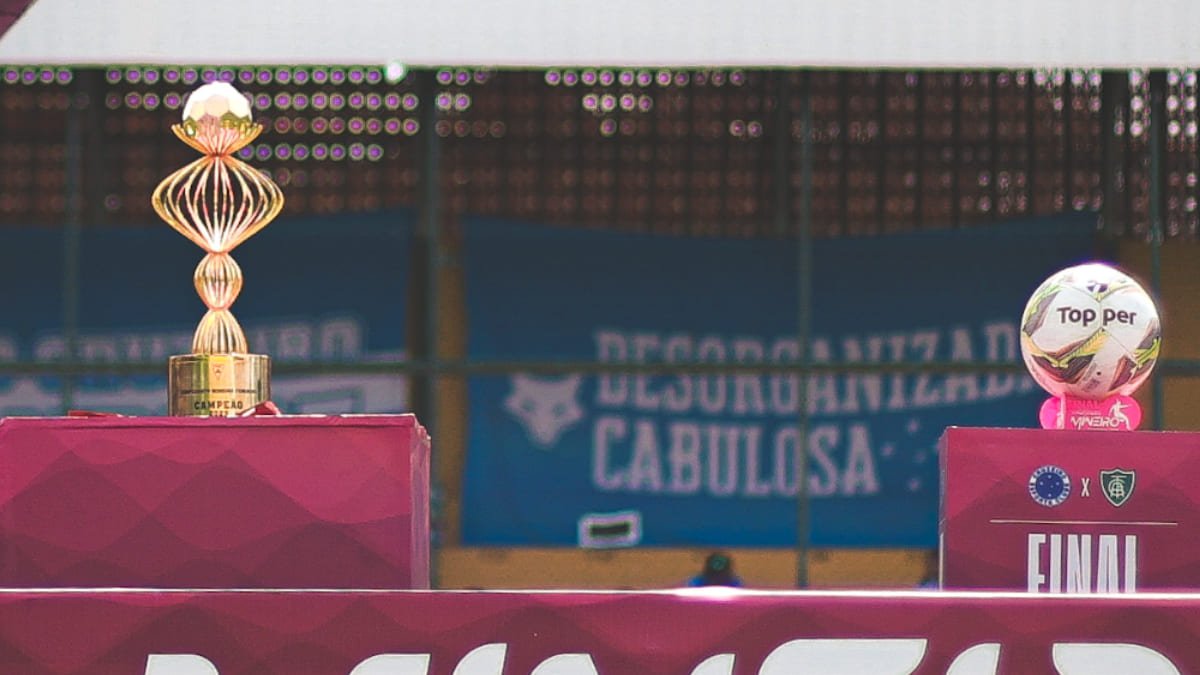 Troféu do Campeonato Mineiro Feminino 2025 (foto: Gustavo Martins/Cruzeiro)