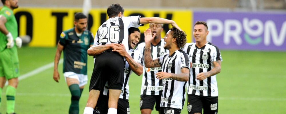 Aos 35 anos, ex-meia do Atlético supera todo o elenco e lidera testes físicos na Argentina