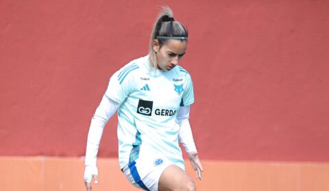 Atacante ‘antecipa’ Cruzeiro e anuncia renovação de contrato