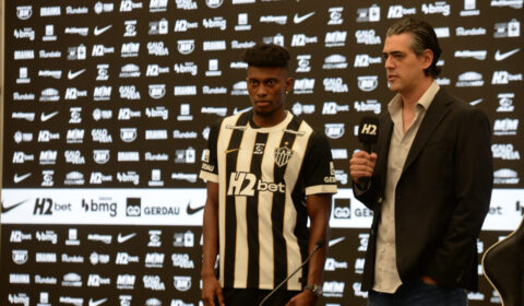 Atlético: Cassierra detalha estilo de jogo e características como camisa 9