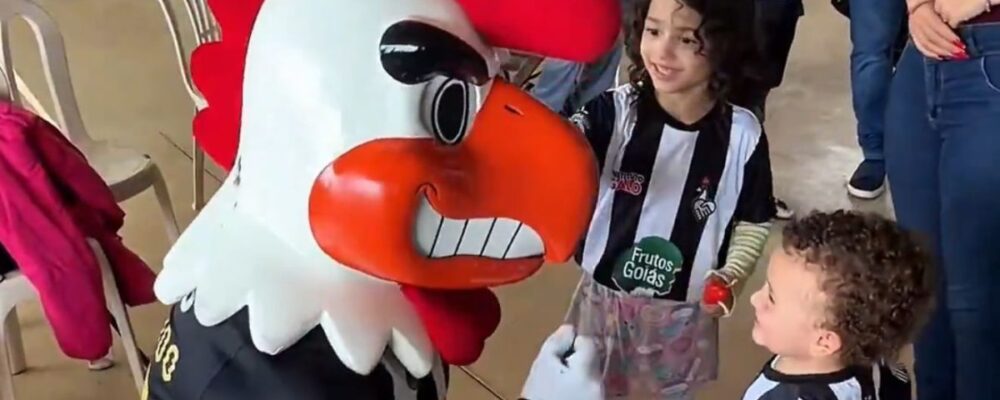 Atlético: Instituto Galo promove ações em hospitais, creches e asilos de Pouso Alegre