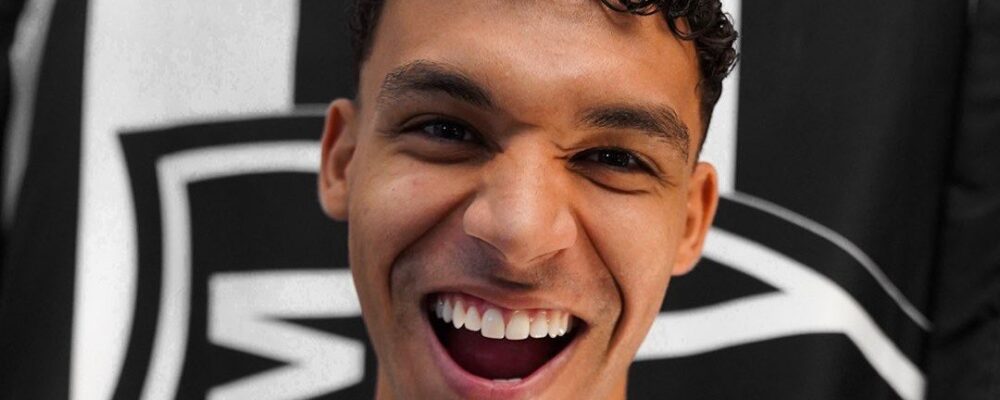 Atlético anuncia meia ex-Flamengo; veja tempo de contrato