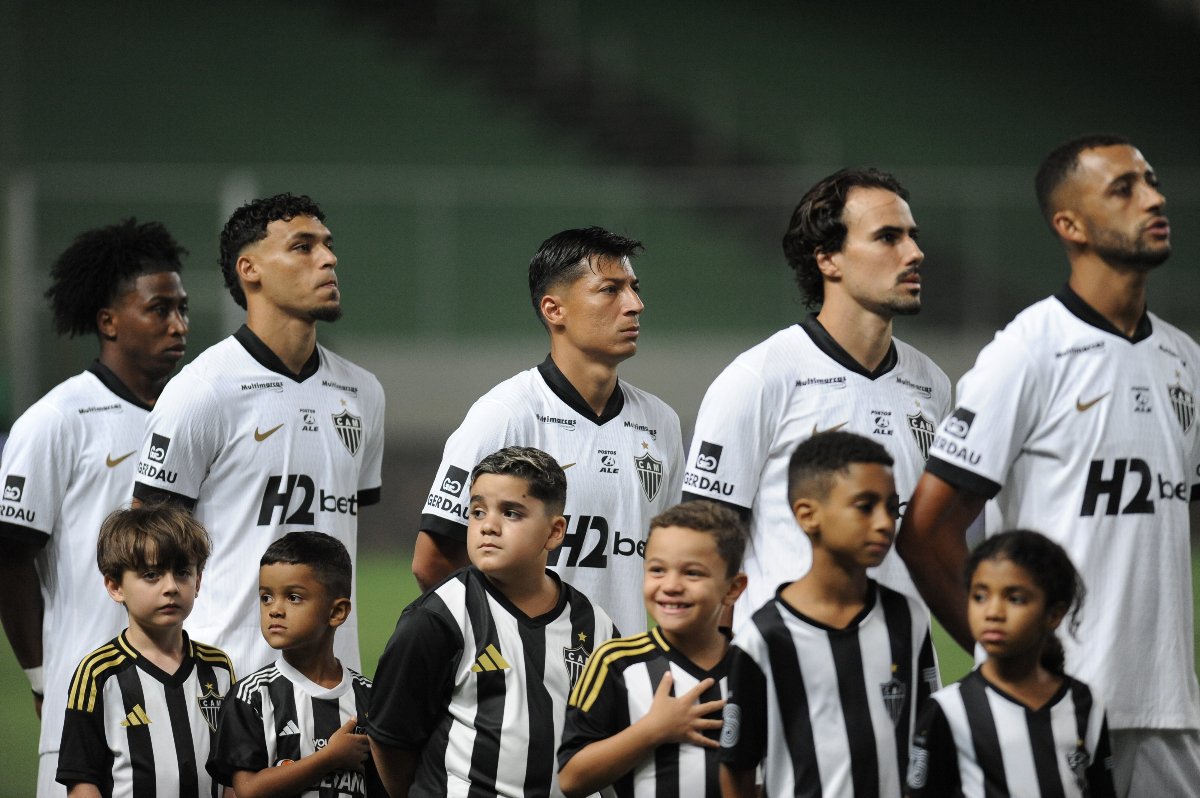 Time do Atlético posicionado antes de clássico contra o América pelo Campeonato Mineiro (foto: Alexandre Guzanshe/EM/D.A. Press)
