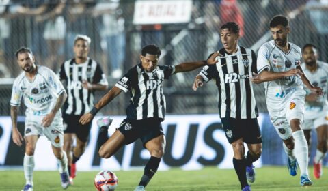 Auxiliar cita gramado, mas evita desculpas em empate do Atlético